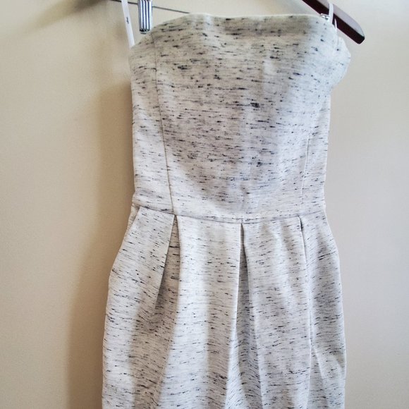 Aritzia Wilfred Harmonie Pleated Strapless Structured Mini Dress Size 6 - Picture 6 of 12